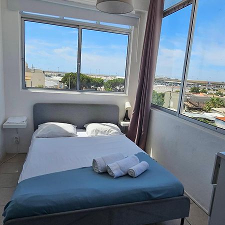 Blife Marya Private Rooms - Airport Stay Faro Phòng bức ảnh