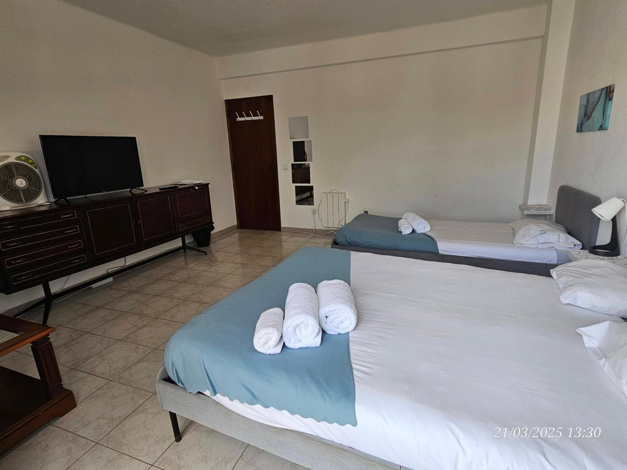 Blife Marya Private Rooms - Airport Stay Faro Phòng bức ảnh