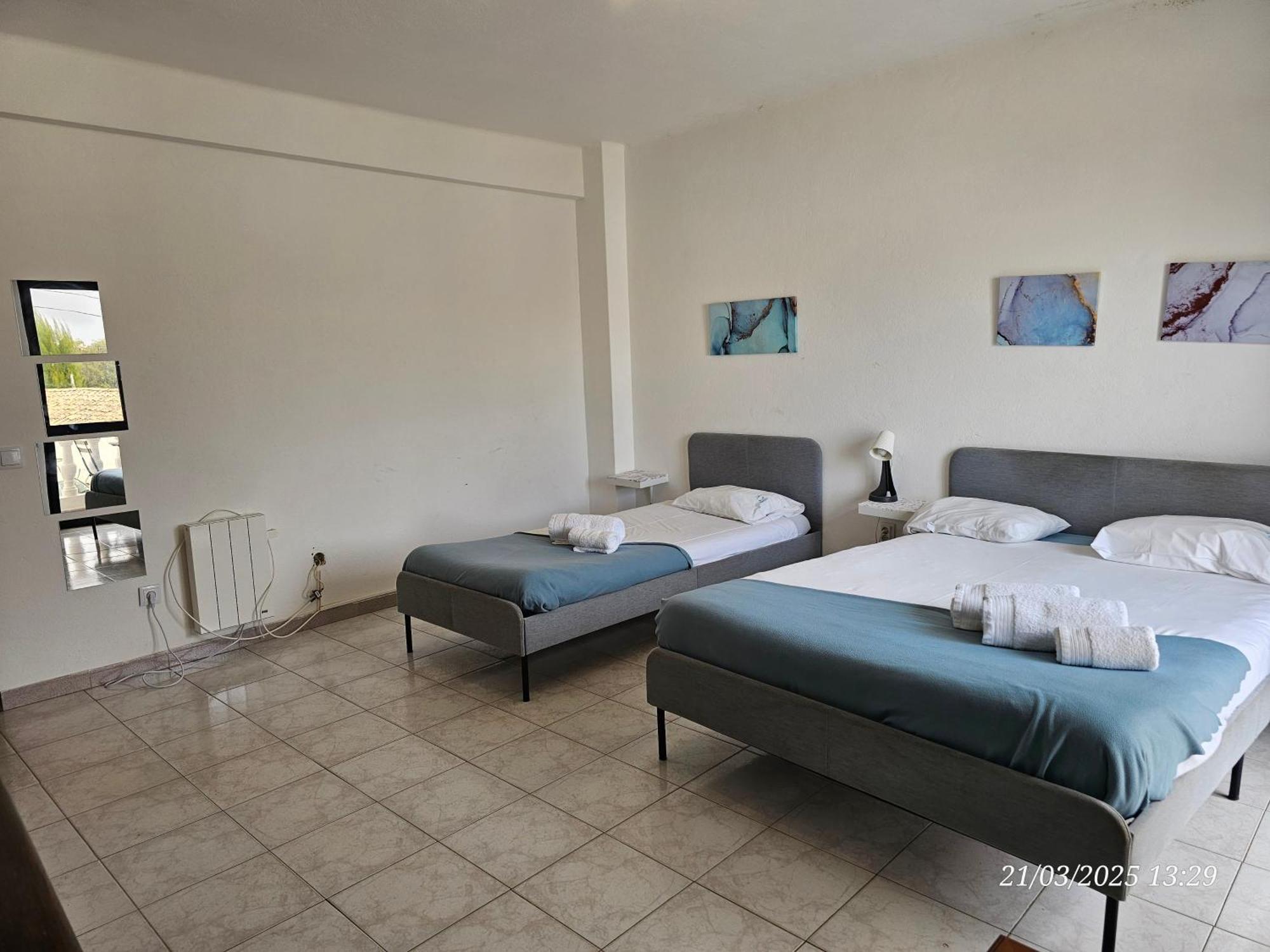 Blife Marya Private Rooms - Airport Stay Faro Phòng bức ảnh